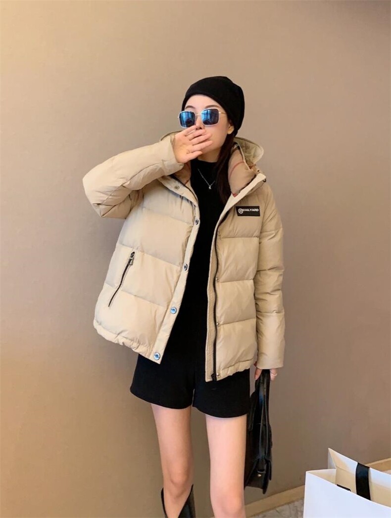 【现货】时尚宽松舒适短款面包白鸭绒羽绒服，女装羽绒服，名怡