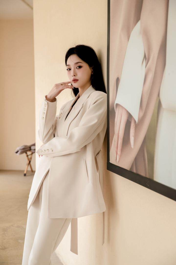 西服套装，女装职业装，卡西姆