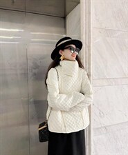 轻薄衣，感情寻找它的模特儿，衣服挂在橱窗，有太多人适合，，女装棉衣/棉服，蓝衣可