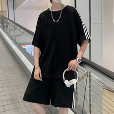 黑色