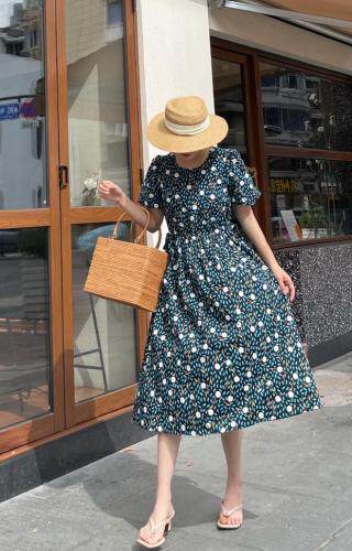 波点连衣裙，女装连衣裙，白柚