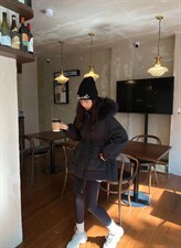 冬季新款夜光面料大毛领羽绒服，女装羽绒服，谦度