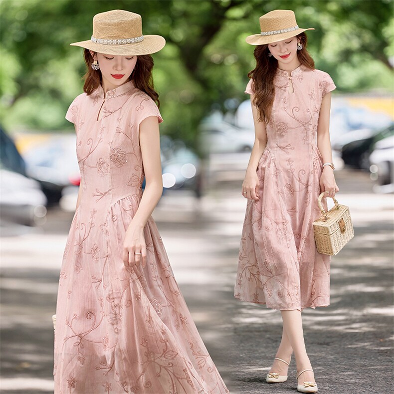 新中式刺绣连衣裙女夏新款收腰显瘦设计感度假风长裙子，女装连衣裙，水衣源