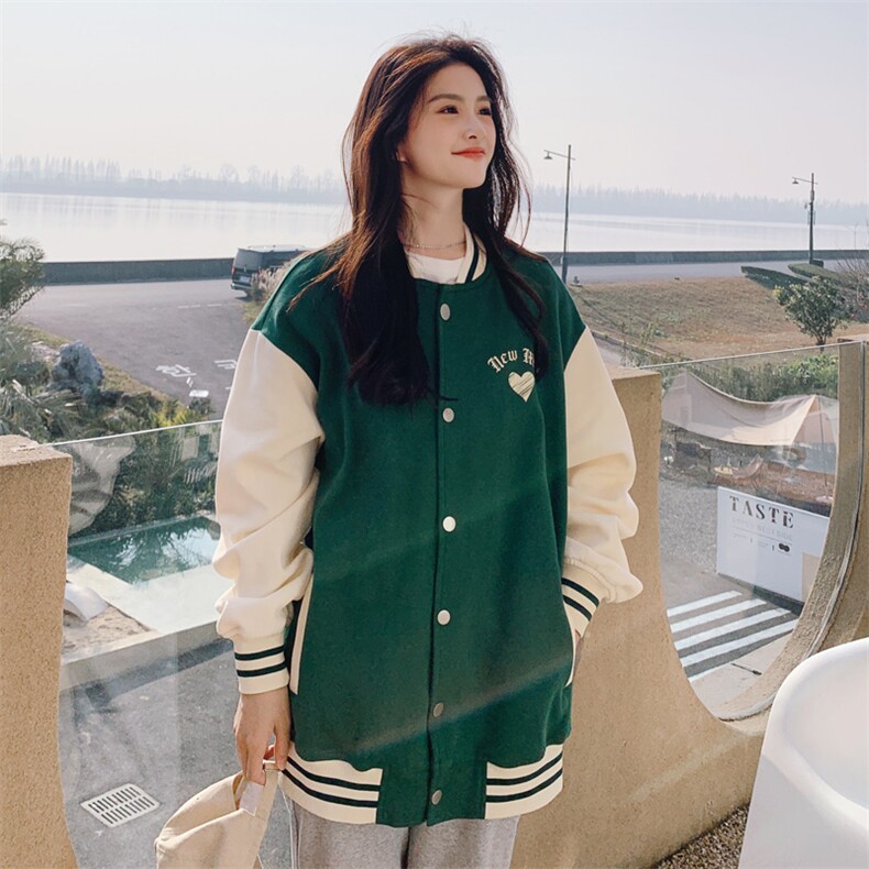 主推现货休闲拼色棒球服时尚印花短外套,女装短外套,菡迪欧娜