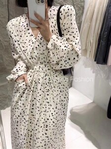 【DAVIDA】现货！韩版设计款碎花连衣裙图片
