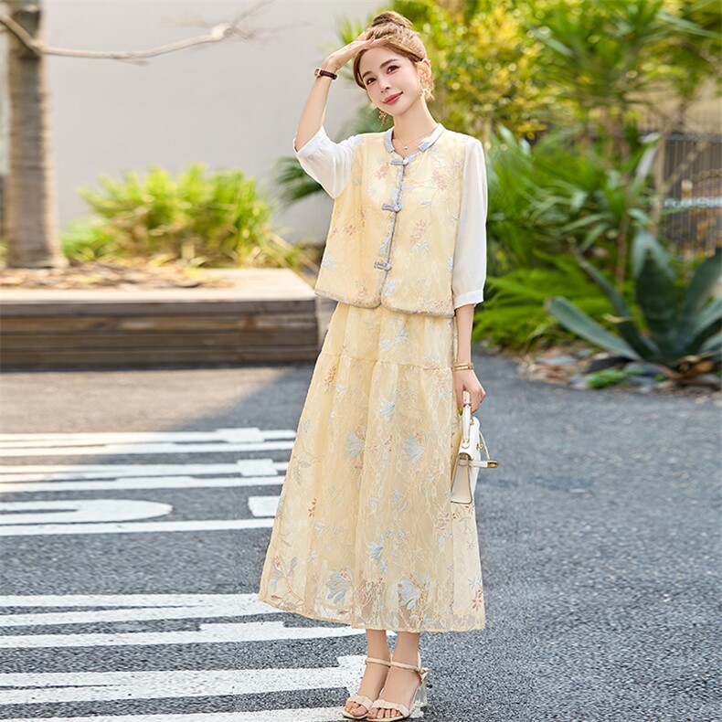 2025春上新复古新中式高级感真丝纱刺绣马甲女百搭国风排扣外套,女装连衣裙,香莘料
