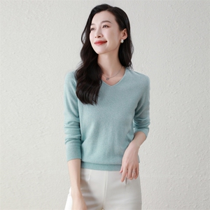 100%纯山羊绒v领羊绒衫女秋冬新款简约纯色松驰感宽松打底上衣图片
