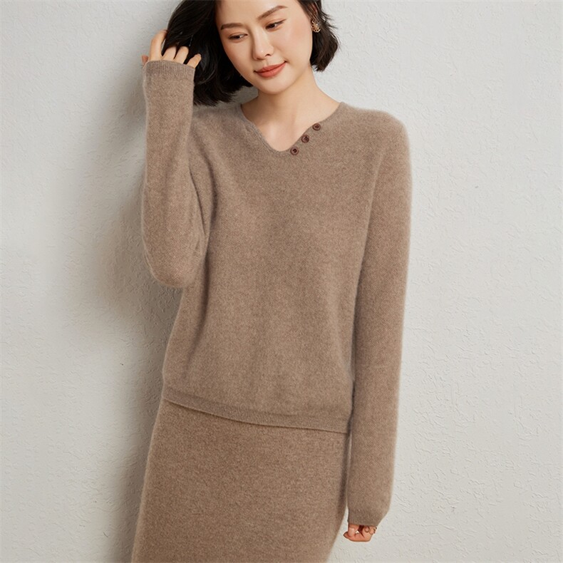 时尚优雅女士衫10%带扣套头设计显瘦百搭秋冬必备，女装羊绒衫，臻维羊绒