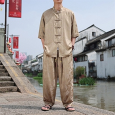 卡其色