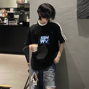抖音得物高品质二开240克宽松纯棉美式潮牌三条杠织带短袖T恤图片