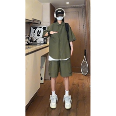 军绿色