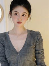 深灰色