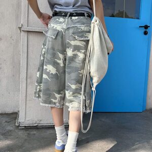 迷彩石磨毛边七分裤美式破洞工装裤阔腿短裤痞帅潮图片