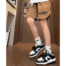 咖啡色