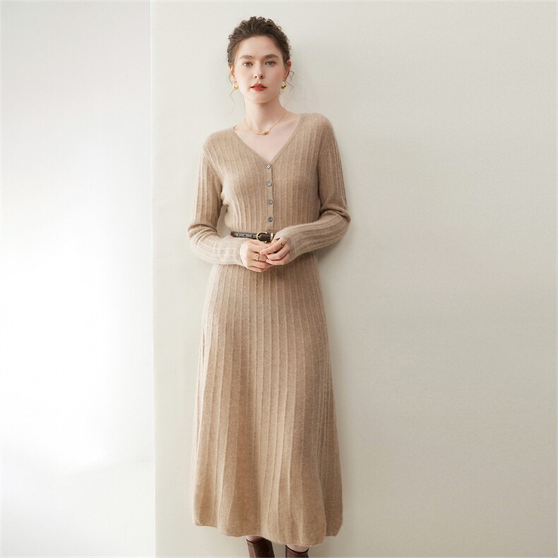 2025年秋季新款百搭女士半开领坑条V领长裙，女装连衣裙，纳丰羊绒