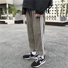 草绿色