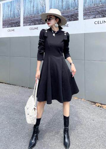 新款连衣裙，女装连衣裙，禾瓷