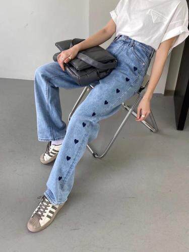 春款韩版牛仔裤陆续上新中，女装牛仔裤，臣己