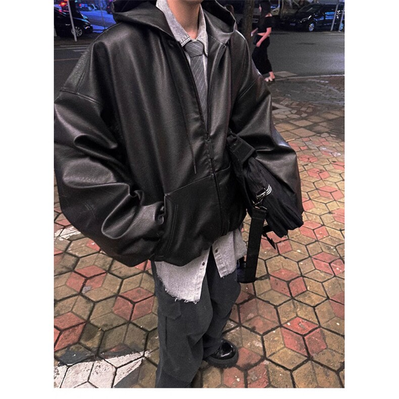 【有货】DWB933-P73短宽廓形连帽皮衣外套微光泽感环保PU防风衣，男装皮衣，星座603-2