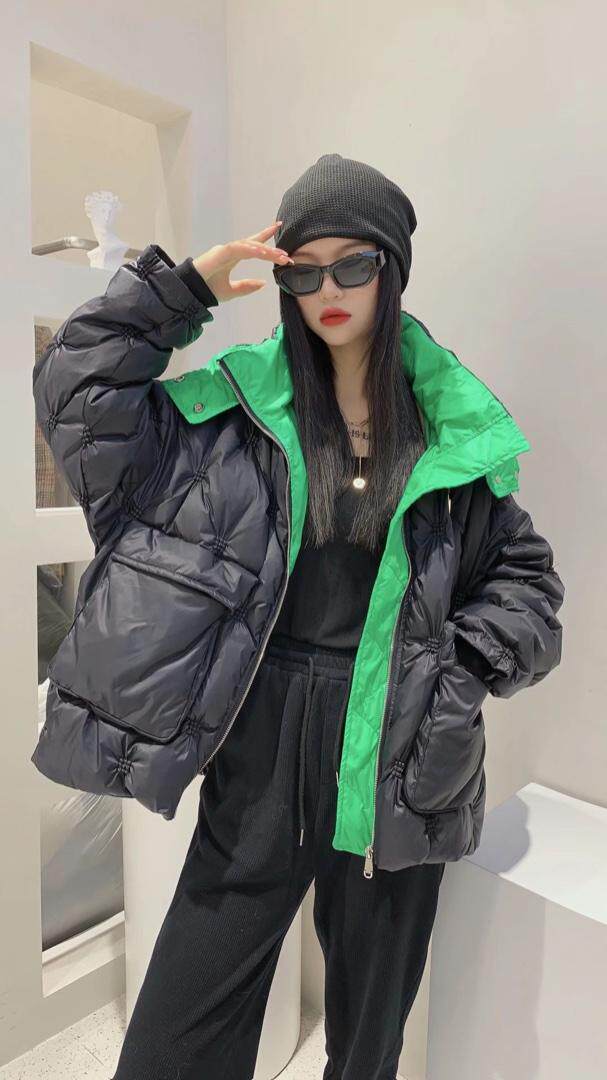撞色带帽羽绒服，女装羽绒服，吸引力