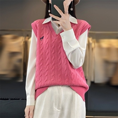 玫红色