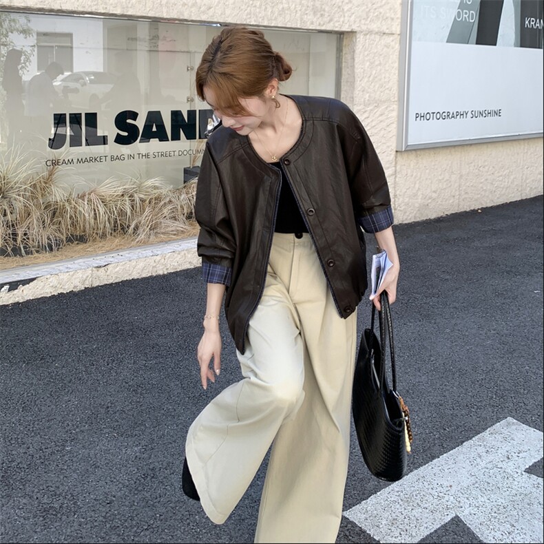 御姐轻熟风圆领皮衣外套女2025秋季新款设计感格子袖口拼接短夹克,女装皮衣,2C159