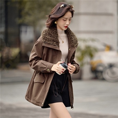 咖色羊羔毛翻领加绒派克服女2025冬季中长款加厚保暖收腰棉服外套，女装短外套，E百度