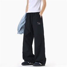 特批P25无差价夏季轻薄刺绣腊肠狗泡泡纱港风男直筒阔腿长裤K5688，男装休闲裤，电商A001