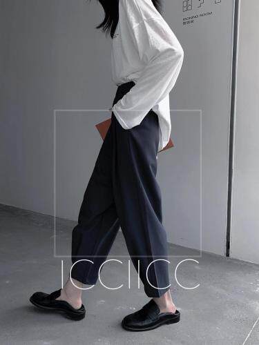 各种牛仔裤和面料裤，还有T和卫衣，女装牛仔裤，icciicc