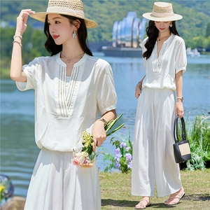 时尚休闲烫钻假两件小衫女2026夏季新款宽松遮肉显瘦短袖上衣图片