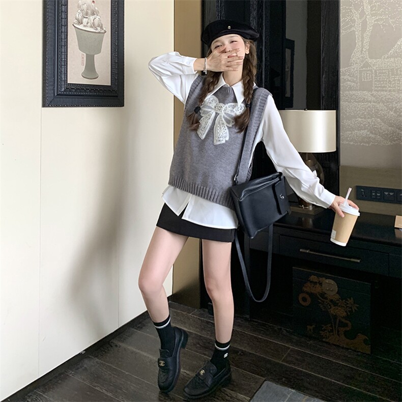 灰色蝴蝶结针织马甲套装2025新款女春季学院风气质衬衫马夹两件套，女装马甲，维壹