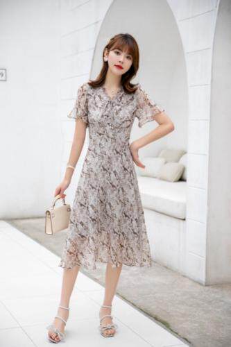 现货供应：雪纺真丝连衣裙M一XXL，女装连衣裙，拉思维加丝