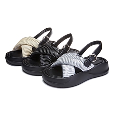 2024夏季新款厚底交叉凉鞋女休闲小香风搭扣凉鞋时尚百搭外穿女鞋，女鞋凉鞋，电商A223