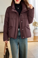 红色时尚立领保暖羽绒服女短款2025冬季新款休闲加厚90白鸭绒外套，女装羽绒服，余墨