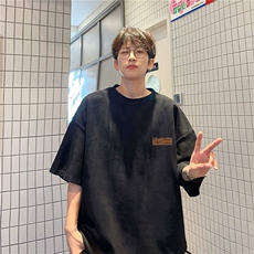 黑色