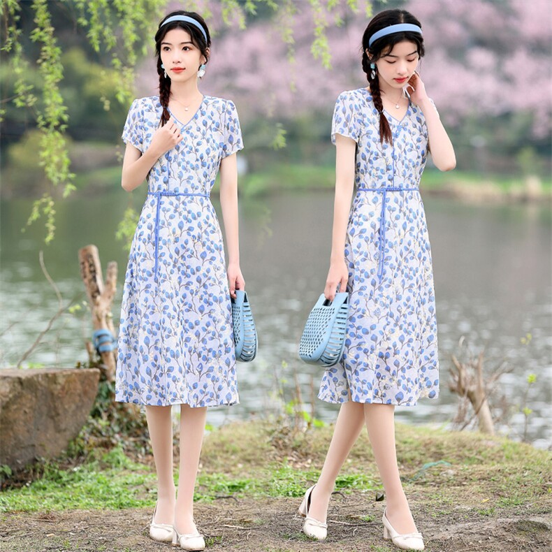 2022年夏季气质优雅绣花连衣裙,女装连衣裙,金典明美