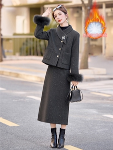 现货小香风羽绒服套装女高级感2025新款千金套装裙两件套冬季图片