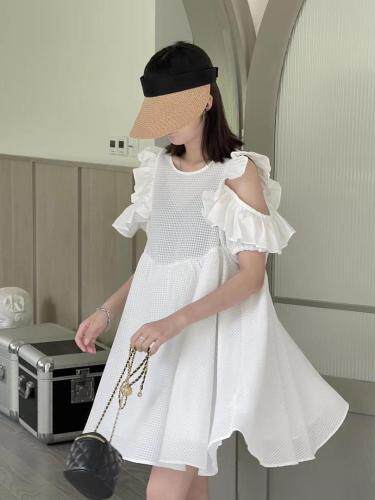 韩版木耳边露肩连衣裙，女装连衣裙，玩美