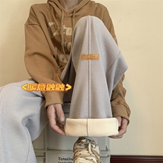 灰色
