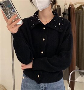 935大翻领珍珠毛衣开衫图片
