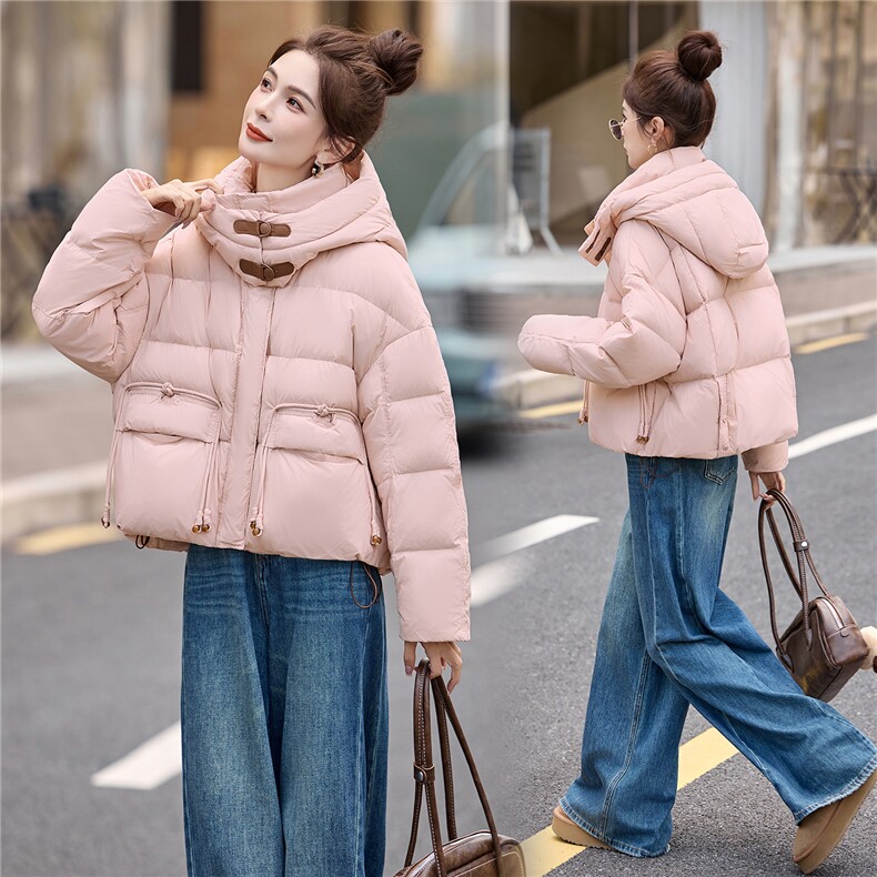 现货新中式G风羽绒服女装2025新款冬季盘扣气质高级感白鸭绒外套，女装羽绒服，仟媚宠