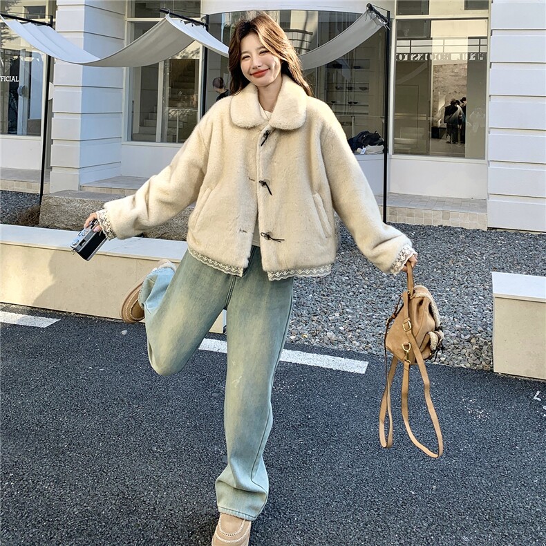 杏色奶fufu软糯羊羔毛短外套女2025冬新款90白鸭绒暖加厚皮毛一体,女装羽绒服,2C159