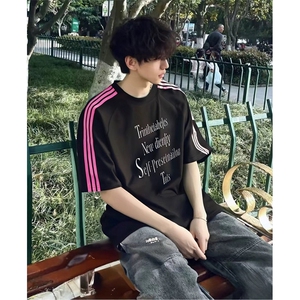 抖音得物品质二开240克宽松纯棉美式潮牌印花三条杠中性风短袖T恤图片
