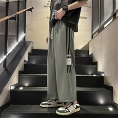 灰色