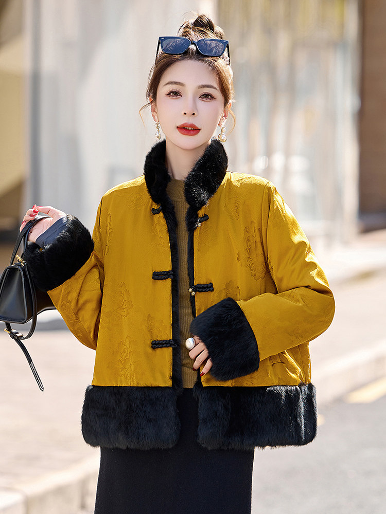 【90白鸭绒】新中式短款羽绒服冬装喜庆新年红本命年貂毛拼接外套,女装羽绒服,衣之秀