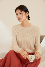 优雅女士圆领镂空绞花时尚百搭通勤羊绒衫时尚百搭显瘦保暖毛衣，女装羊绒衫，澳冬特羊绒