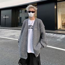 灰色