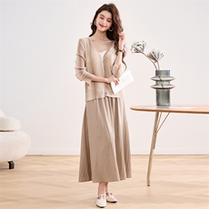 2024年秋季新款女装长袖V领针织外套休闲半身裙套裙三件套，女装套装/套裙，初闻兮
