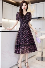 雪纺碎花连衣裙女夏2024新款气质修身名媛高级感复古遮肚显瘦裙子，女装连衣裙，火爆靓佳人