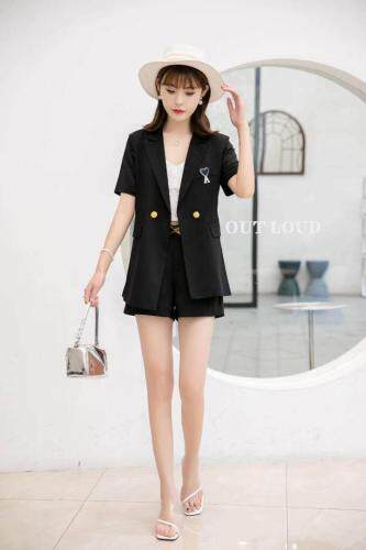 夏季两件套短裤，高端大气上档次,4个码现货，女装，依柏璐